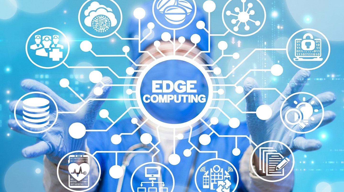 Infirmière consultant un tableau de bord de monitoring patient sur un équipement médical connecté dans une unité de soins